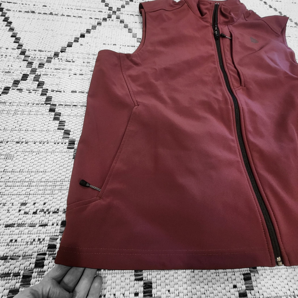 Duluth Trading Co  Alaskan Hard Gear Maroon Vest - Picture 3 of 4